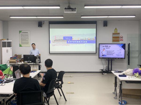 南京投石首個(gè)大學(xué)機(jī)械互動(dòng)裝置課程在南京信息職業(yè)技術(shù)學(xué)院開營(yíng)